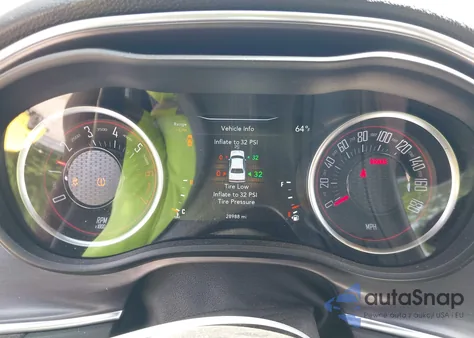 2017 Dodge Challenger 392 Hemi Scat Pack Shaker z USA, uszkodzony, nr VIN 2C3CDZFJ1HH610572